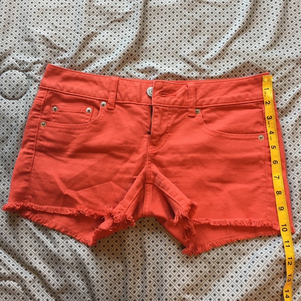 AMERICAN EAGLE Midi Frayed Jean Shorts